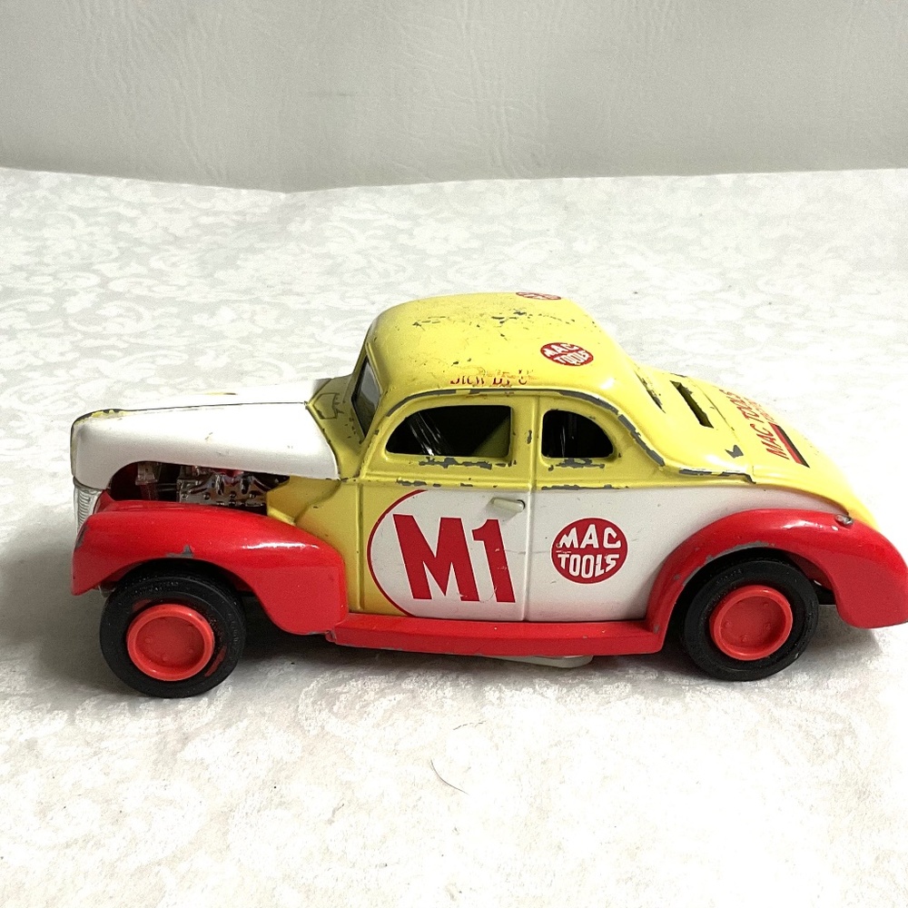 MAC Tools ERTL 1940 Ford Coupe Bank